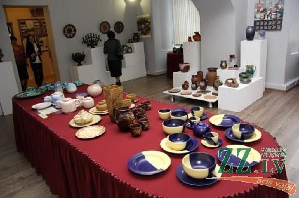 Izstāde «Māla brīnumainās pārvērtības 50 gados» veltīta lielākajam keramikas izstrādājumu ražotājam Baltijas valstīs SIA «Keramika LV», tajā līdz 26.maijam aplūkojami darinājumi no uzņēmuma pirmsākumiem līdz mūsdienām.

Kādreiz saukts par...
Autors: Agris Samcovs