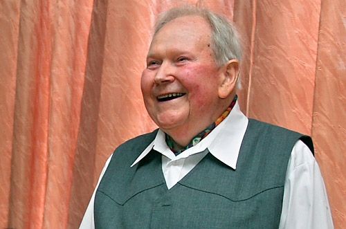 Aizsaulē aizgājušais Vilis Ozols