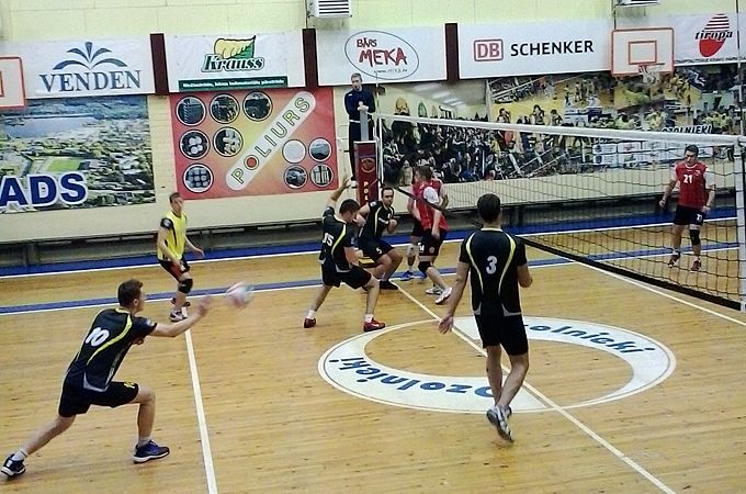 Pārāk daudz bija savu kļūdu – pēc zaudējuma Latvijas kausa izcīņas spēlē pret aizputniekiem atzina Ozolnieku pirmās līgas komanda
Autors: Maija Laizāne