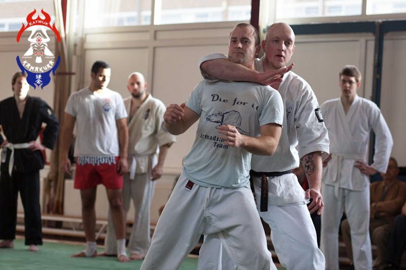 Autors: kamakura-katwijk.nl