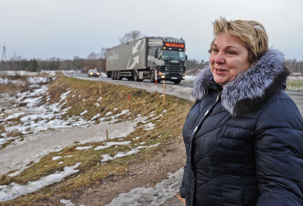 «Lielgrīvkroga» veikala īpašniece Mirdza Feldmane plāno gājējiem un velobraucējiem ērti pieejamā vietā ar skatu uz Svētes upi atvērt kafejnīcu.   