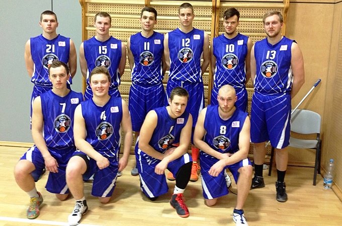 Pirmajā rindā (no kreisās) – Emīls Kravinskis, Niks Šauva, Uvis Strogonovs, Mārtiņš Zarāns. Otrajā rindā (no kreisās) – Edgars Kokins, Jānis Bērziņš, Emīls Silavs, Jānis Atelbauers, Roberts Aispurs un Ralfs Miļušis.