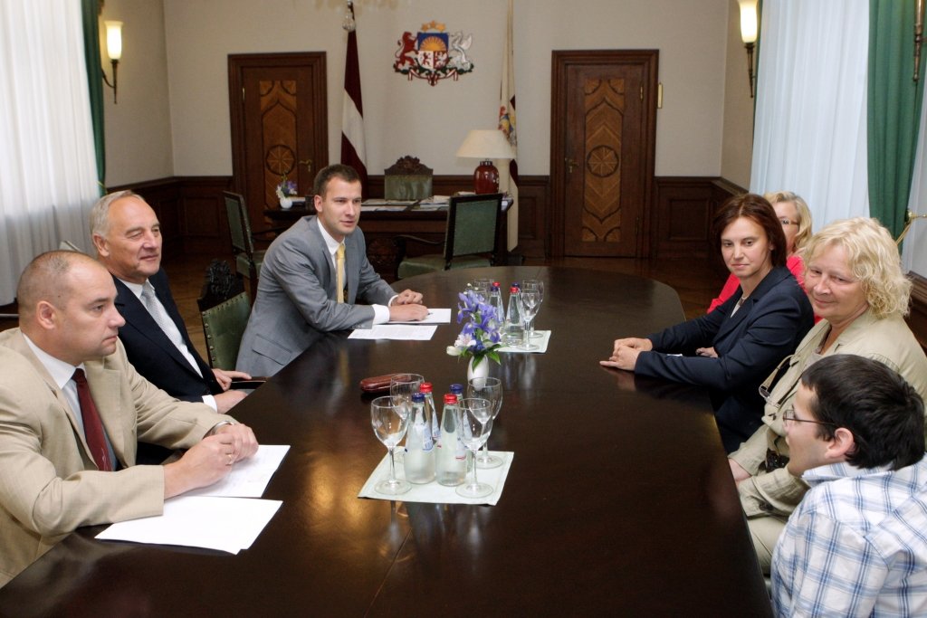 Biedrības „Latvijas kustība par neatkarīgu dzīvi” pārstāvji savu darbību pārrunājuši arī ar Valsts prezidentu.
Autors: Toms Kalniņš, Latvijas Valsts prezidenta kanceleja