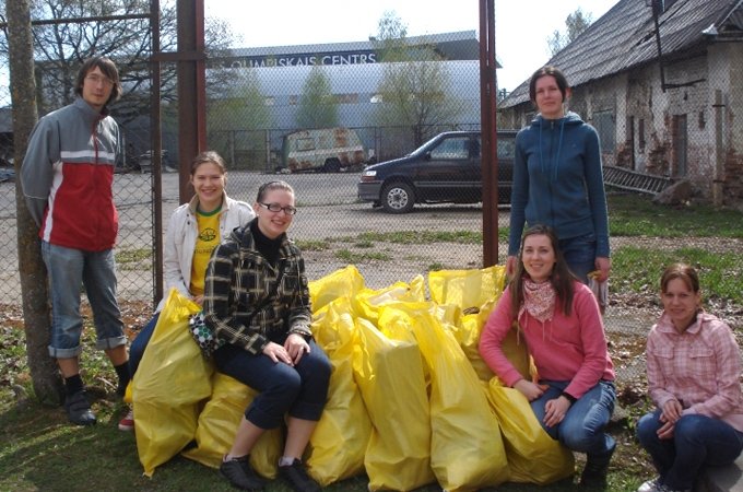 Studenti Valdekas pils parkā
Autors: LLU