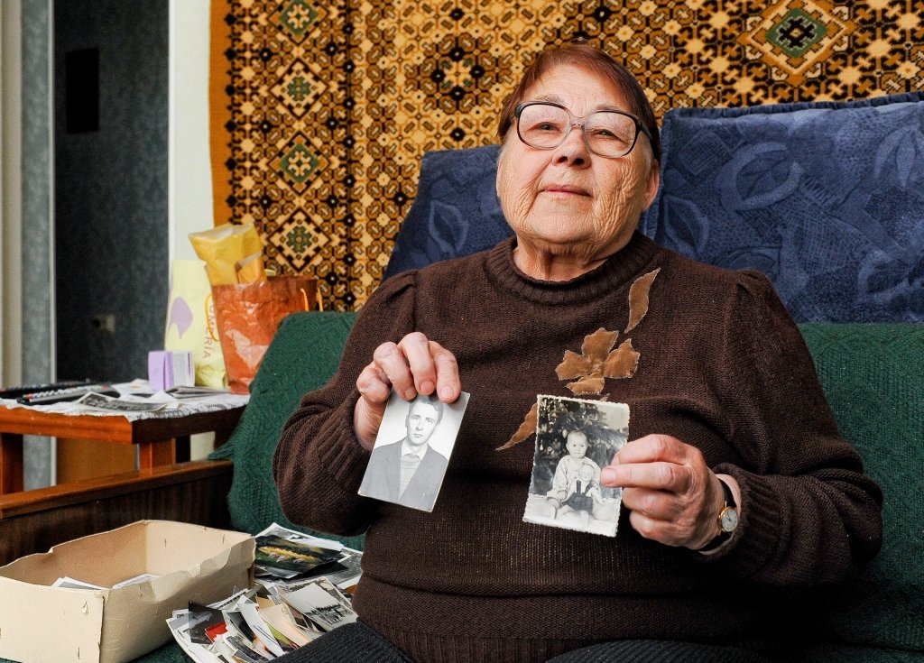 Zinaidas Baņņikovas ģimene Latvijā sāka dzīvo 1946. gada nogalē, jo kara nopostītajā Ukrainā bija bads. 
