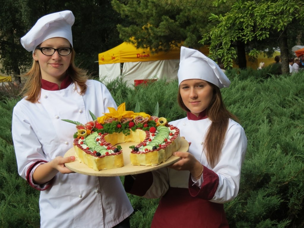 2.vietas ieguvējas Evas Rumpes torte 