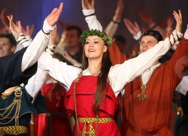 «Swedbank» dziesmu un deju svētku skolotāju stipendiju saņems arī deju pedagoģe Baiba Ķestere.