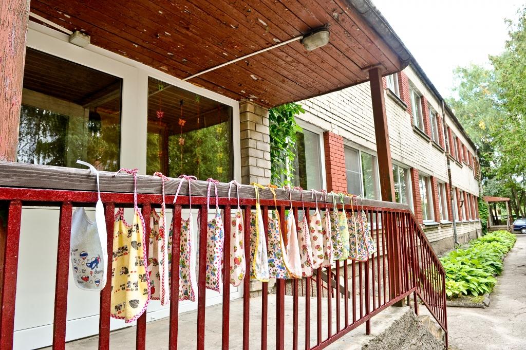 «Pūčuks» ir viena no septiņām pilsētas privātajām pirmsskolas izglītības iestādēm, kas no nākamā gada vairs nesaņems valsts atbalstu par to bērnu skološanu, kas nav tikuši pašvaldības bērnudārzos.  