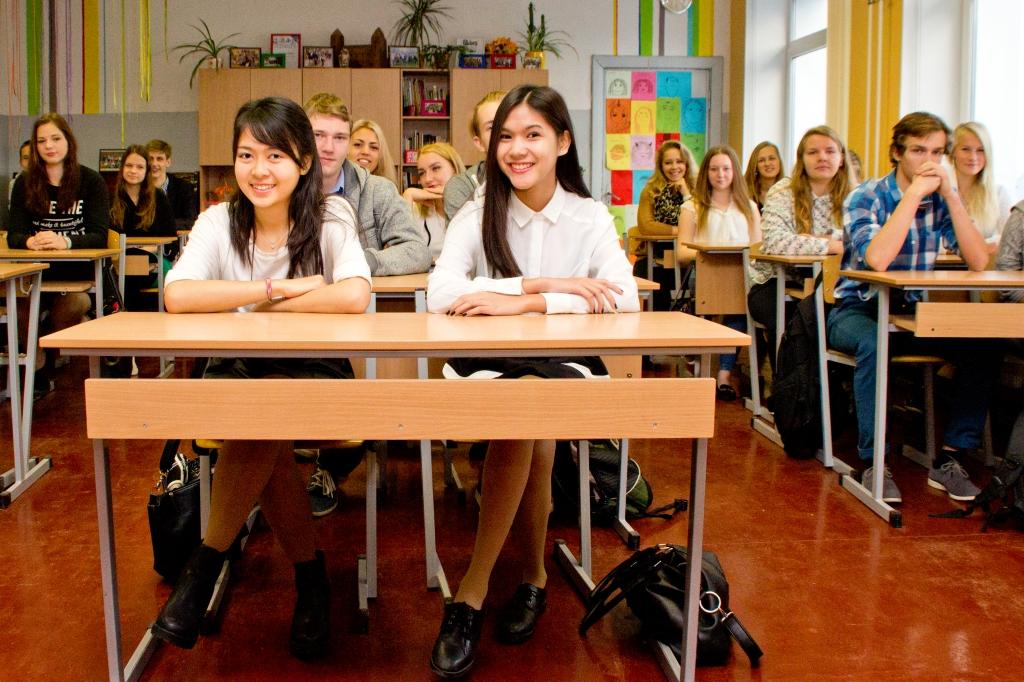 Fatima un Roze priekšplānā