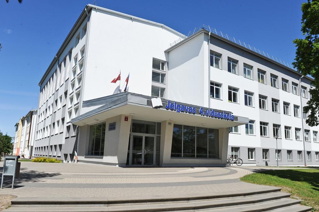 Jelgavas 4. vidusskolā 27. novembrī darbs ritēs, kā ierasts. 