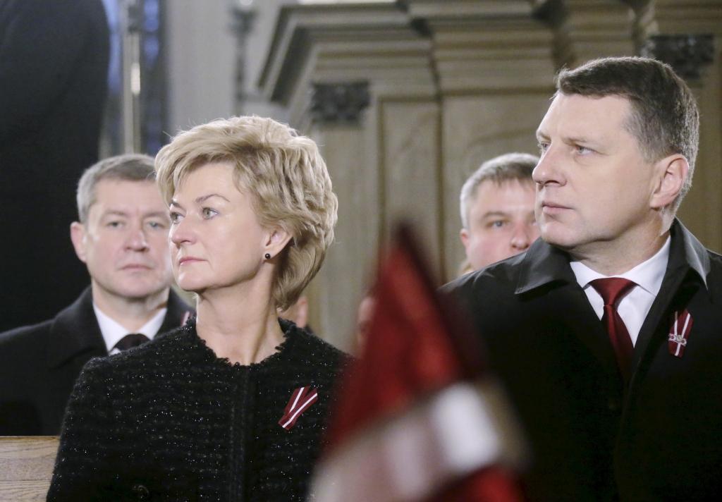 Latvijas Valsts prezidents Raimonds Vējonis un Valsts prezidenta kundze Iveta Vējone Latvijas Republikas Neatkarības proklamēšanas 97.gadadienā