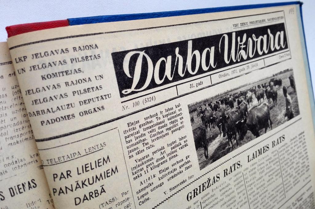 Laikraksts «Jelgavas Ziņotājs» bija Jelgavas vietējās avīzes «Darba Uzvara» turpinājums.