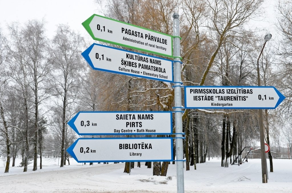 Elektrotīkla atjaunošanas darbi šogad tiek veikti arī Glūdas pagastā, kur kopumā plānots izbūvēt jaunu transformatoru apakšstaciju un zemsprieguma 0,4kV gaisvadu elektrolīnijas pārbūvēt par kabeļu līnijām 7,6 km garumā.