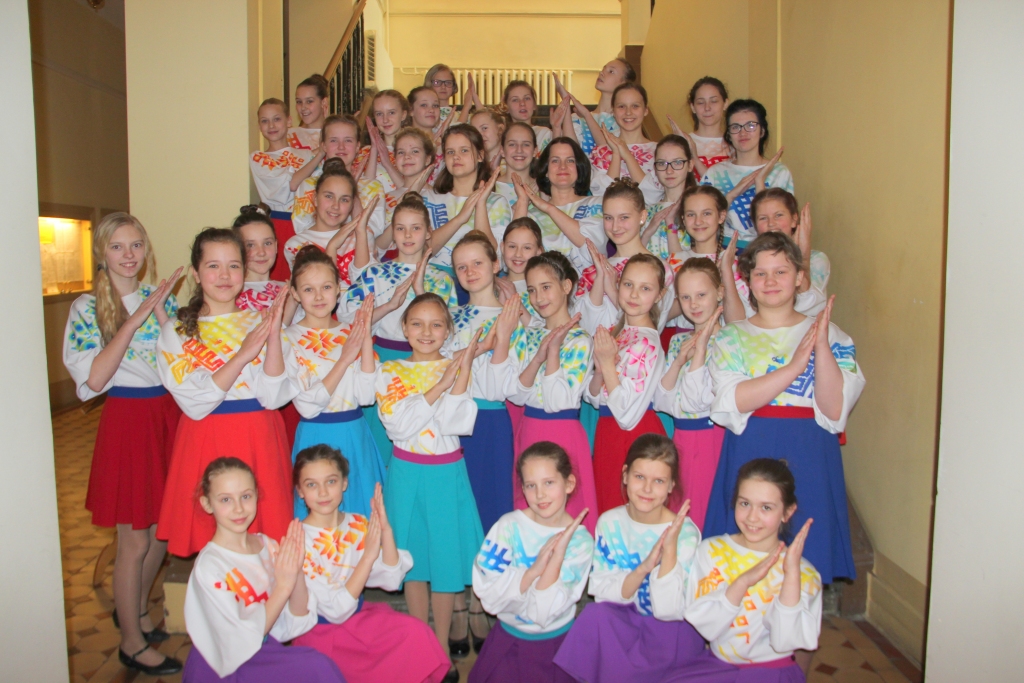 «Spīgo studija» ar diriģenti Artu Jurgenovsku pašā viducī gatavas fināla iznācienam Latvijas Mūzikas akadēmijā