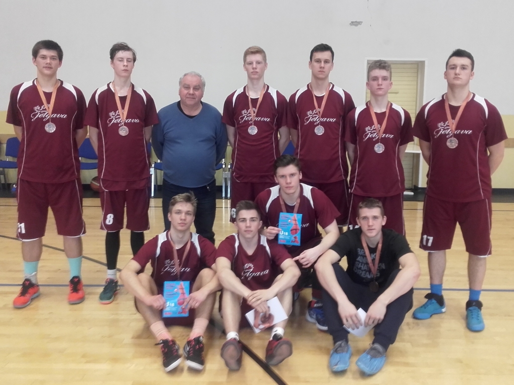 1998. un 1999. gadā dzimušo zēnu Jelgavas komanda ar treneri Pēteri Lagzdiņu