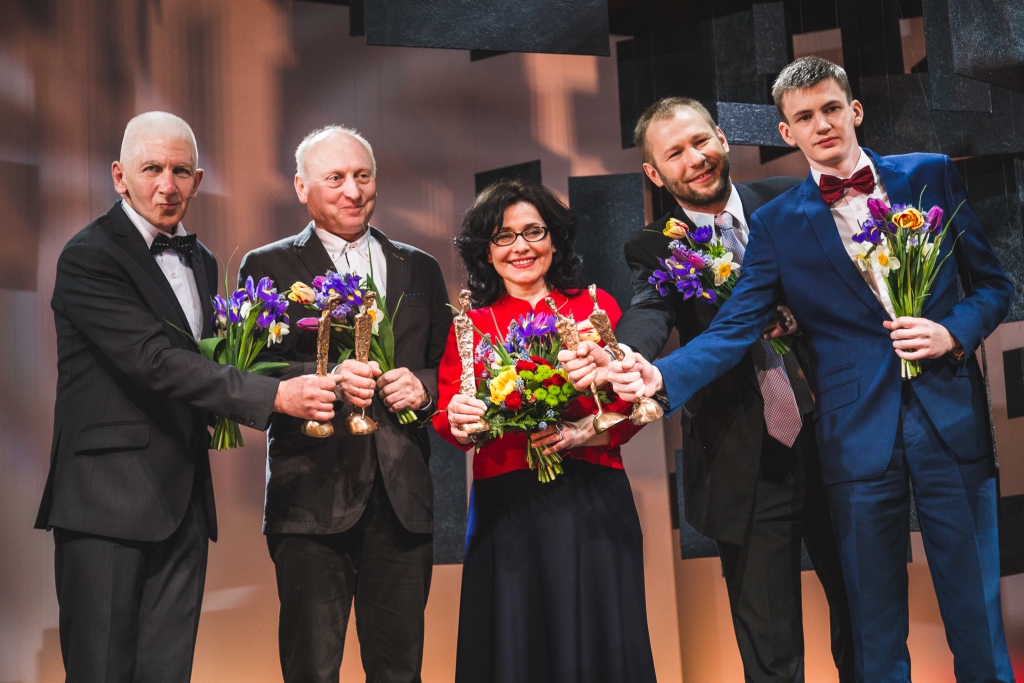 Pērn apbalvojumu par sasniegumiem zinātnē saņēma LLU profesors Egils Stalidzāns (otrais no labās).