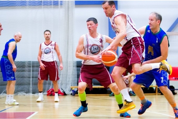 Priekšplānā – Saulvedis Šalājevs (ar bumbu)