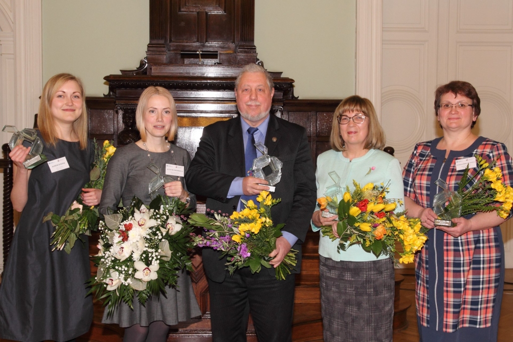 No kreisās balvas laureāti: Agnese Slišāne, Agnese Freiberga, Ilgonis Vilks, Līga Ragaine un Aleksandra Ivanova