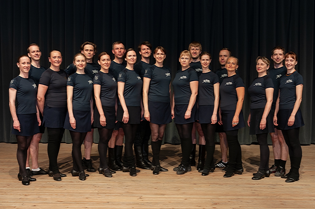 VPDK “Kalve” – Aija Rupjā, Anete Meija-Feldmane, Elita Šmēdiņa, Gunta Paeglīte, Iveta Zīverte, Jolanta Valdovska, Linda Griņēviča, Linda Vjaksa, Mairita Medne, Sanita Laganovska, Sanita Saukuma, Santa Gūtmane, Vineta Jansone, Žanete Salzirne, Andris Saukums, Armands Priedols, Indulis Vjaksa, Jānis Kauliņš, Jānis Salzirnis, Juris Mellups, Juris Valdovskis, Kristaps Zīverts, Oskars Feldmanis.
Vadītājs Lauris Galejs, koncertmeistars Uģis Muzikants
