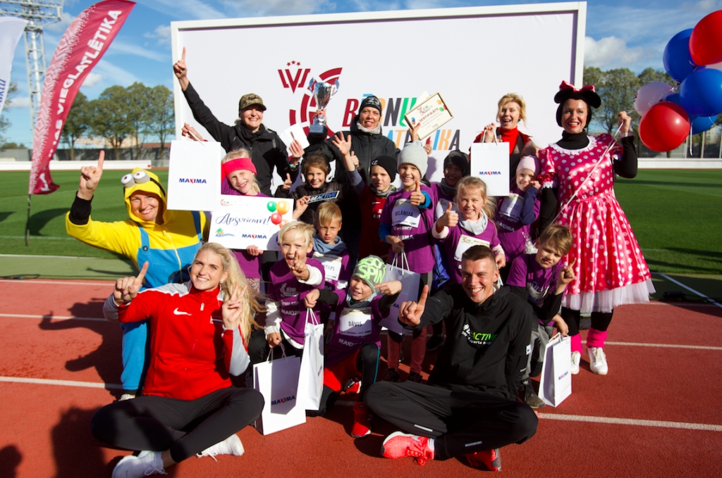 Jelgavas 4. vidusskolas komanda Bērnu vieglatlētikas festivālā izcīnīja 1. vietu 17 komandu konkurencē.