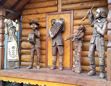 Literārie tēli atdzīvojas. Daudzos darbos atainoti skati no
literāriem darbiem un lietuviešu tautas pasakām.