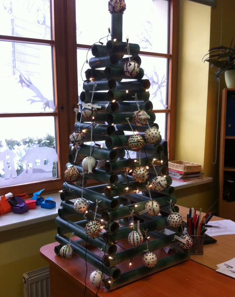 Eglīte - dvieļu ruļļi