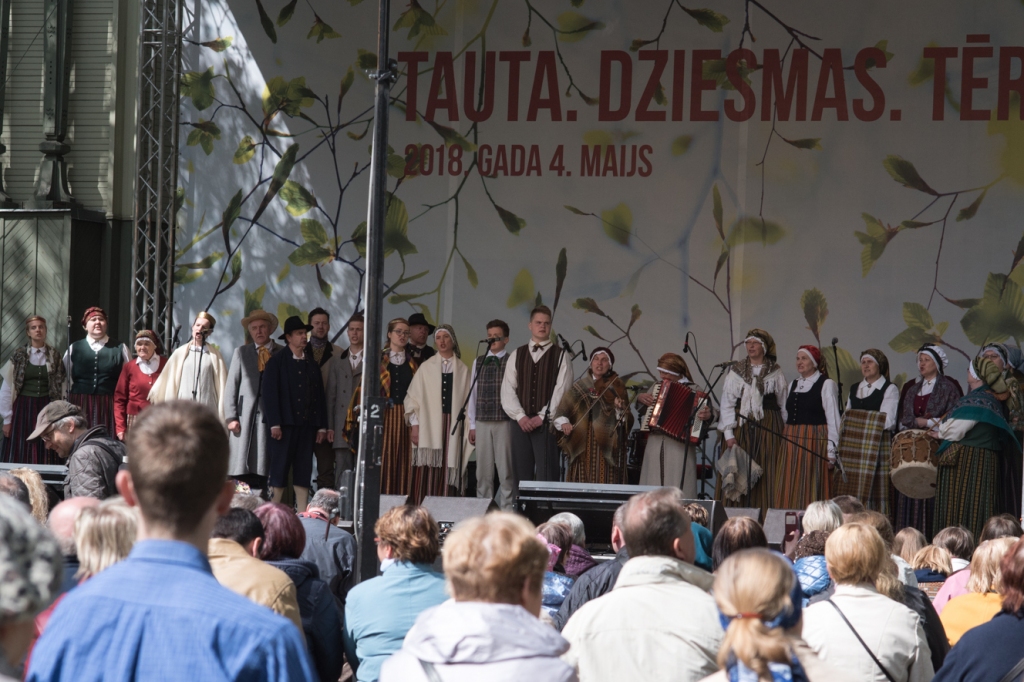 Pērn gājienā Zemgali kupli pārstāvēja folkloras kopa “Dimzēns”.