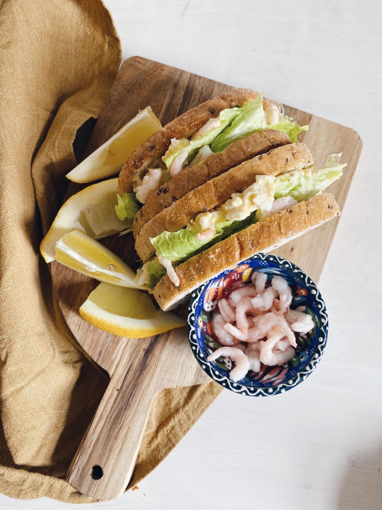 Garneļu un olu sendviči