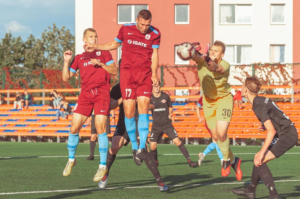 Aldis Trukšāns ar galvu raida bumbu vārtos