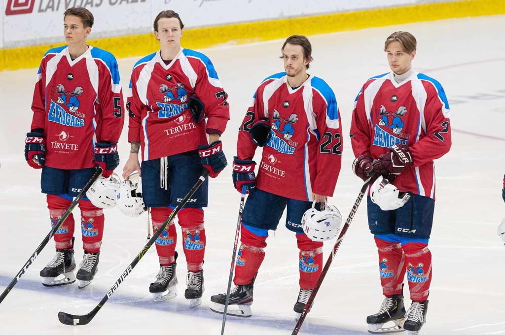 (no kreisās puses): Goršanovs, Tempelmanis, Adeļsons, Ansons