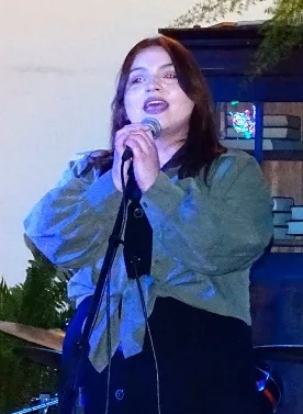 VIKTORIJA GARBUZOVA ne tikai dzied, bet arī raksta dzeju.