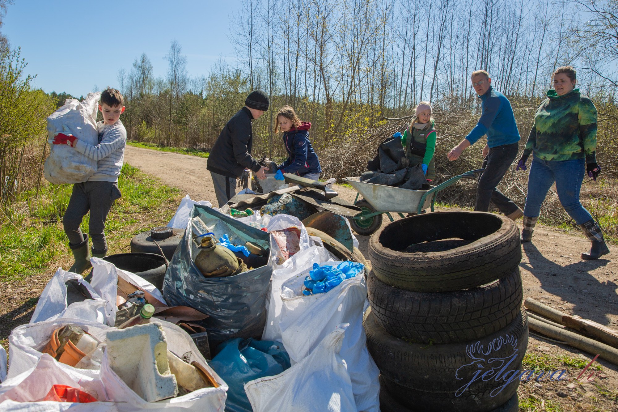 Jelgavnieki piedalās Lielajā talkā - ZZ.lv