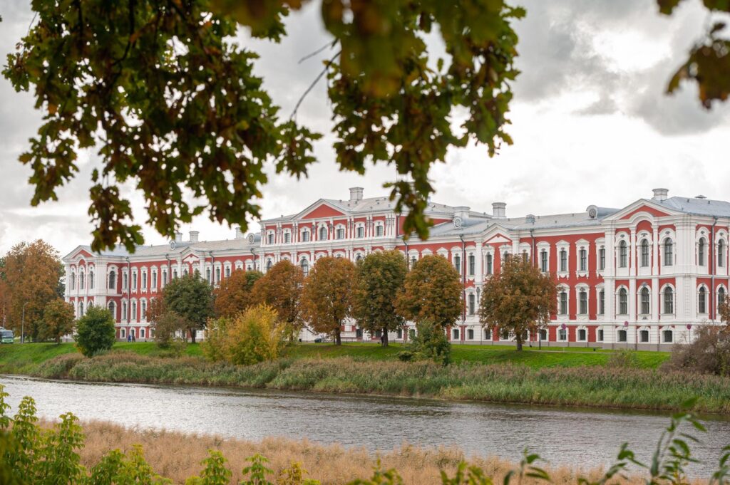 Aluksniesiem.lv raksta attēla aizvietotājs