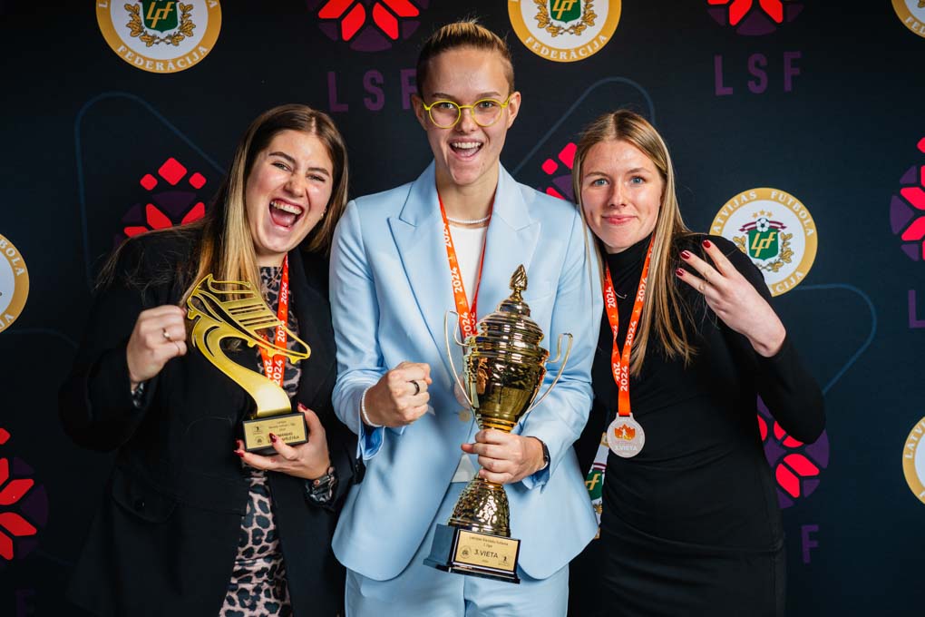 Ketija Daukšte, Annija Bušmane un Denīze Marta Medinika 