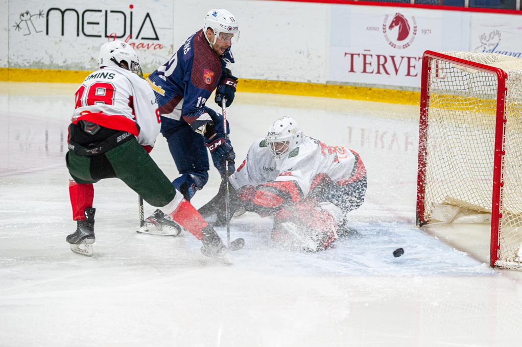 Kapteinim Artūram Ozoliņam neizdodas gūt uzvaras vārtus.
Autors: Foto: Ruslans Antropovs