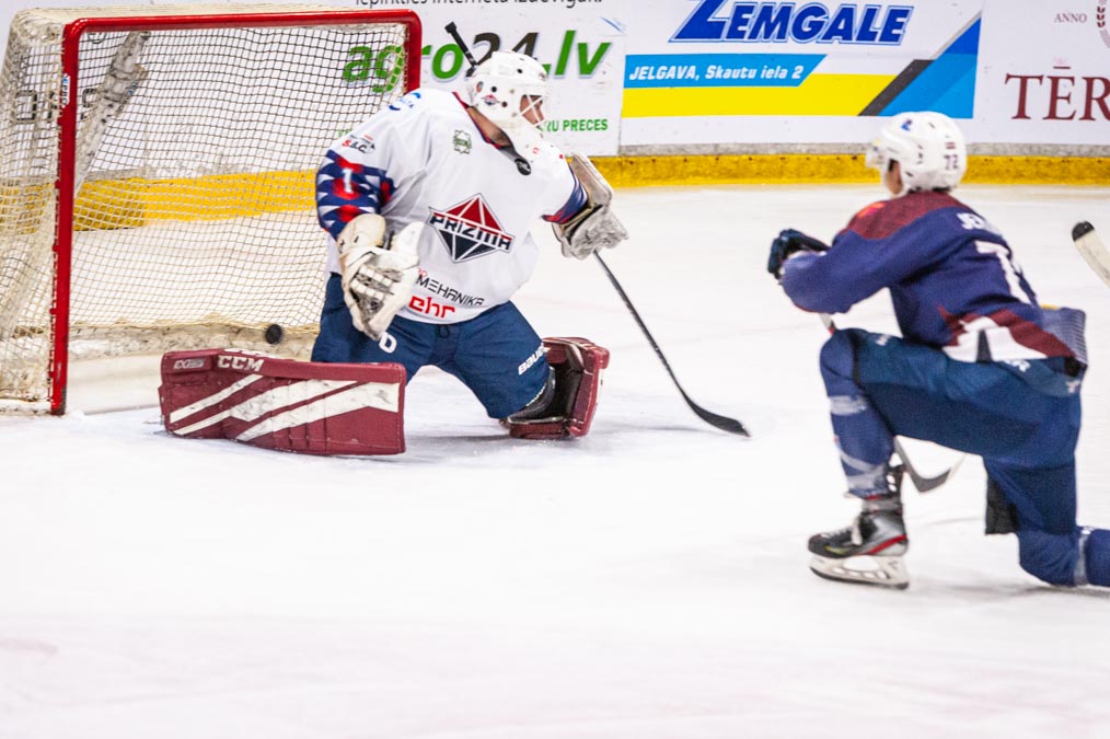 Uzbrucējs Roberts Jekimovs gūst vārtus
Autors: Foto: Ruslans Antropovs