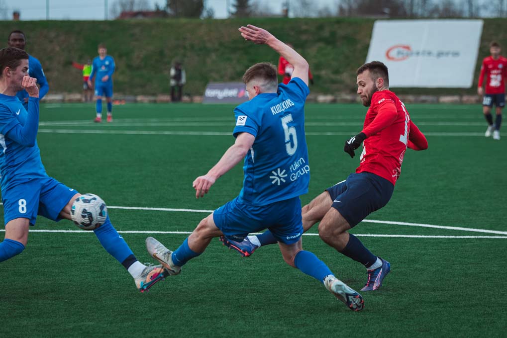 Andrijs Juzvaks (Andriy Yuzvak)